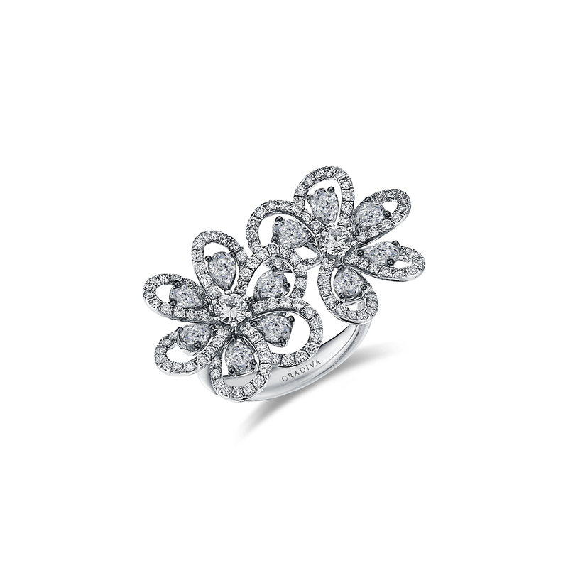Gradiva Floral Elegance | Diamond Ring | 18K Gold